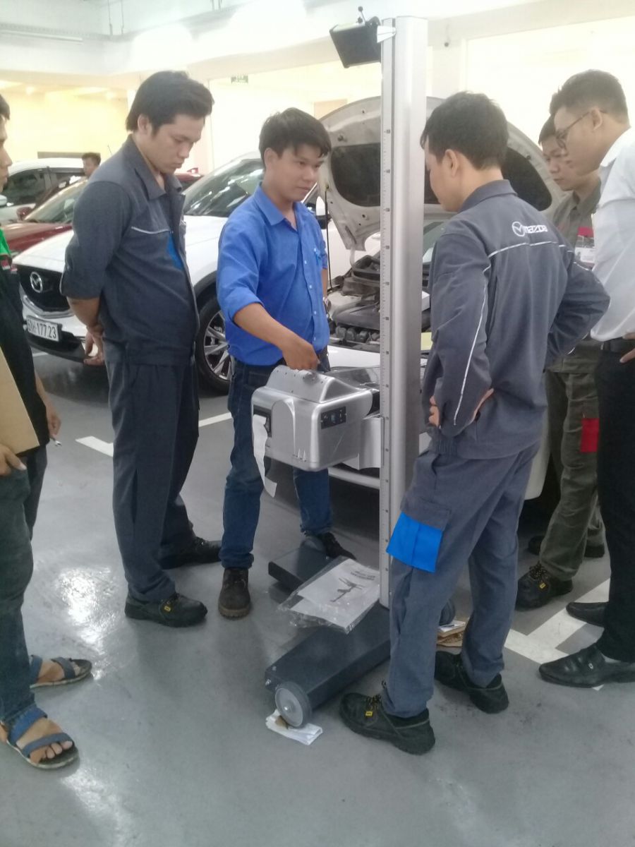 Thiết bị kiểm tra đèn pha Tecnolux Moon Code 12799