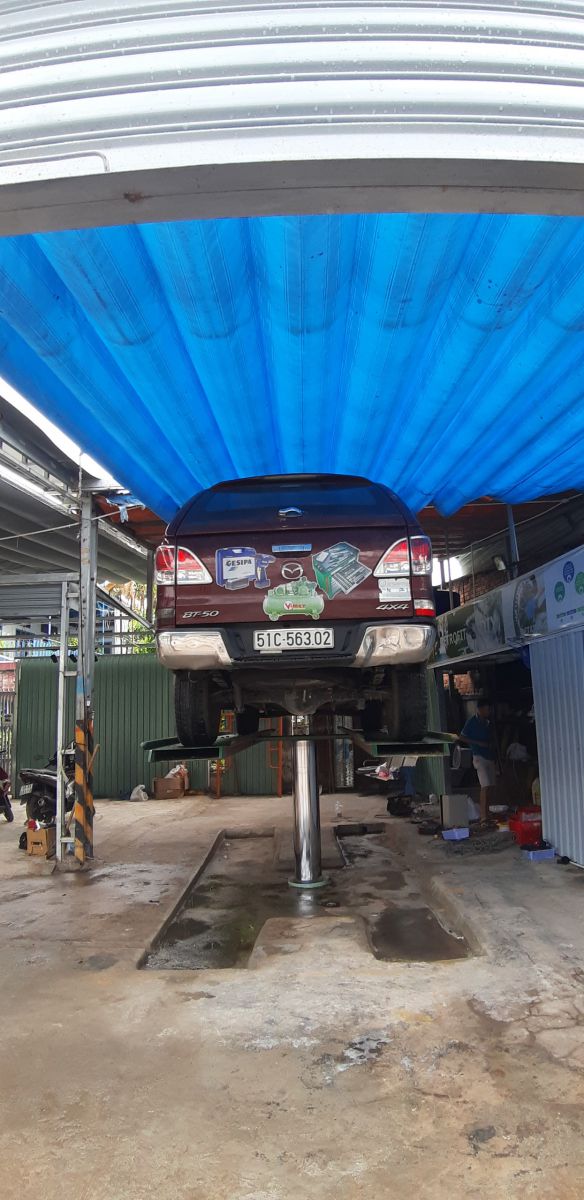 Cầu nâng 1 trụ  rửa xe ô tô VLWS3502